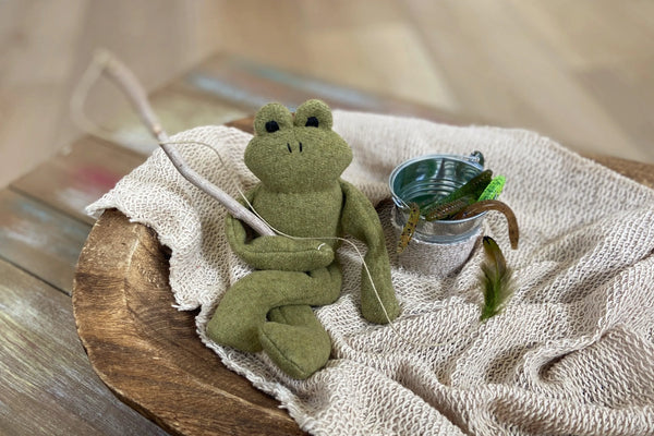 Frog Lovies & Fishing props